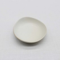 달소금 핸드메이드 도자기 조약돌 접시, 크림화이트, 6개