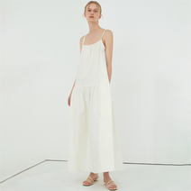 아헤 SLEEVELESS SHIRRING DETAILED DRESS