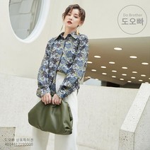 도오빠 여자셔츠 블라우스 플라워 블루 칼라 꽃무늬 중년 긴팔 긴소매 오피스룩 커리우먼 데이트룩 데일리룩 봄 여름 가을 직장인 대학생 캐주얼 패션 코디 여성 셔츠