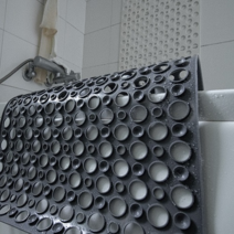 욕조미끄럼방지 건식 화장실 욕실 목욕탕 바닥 노인 유아 미끄럼방지 물빠짐 매트 깔판, 그레이