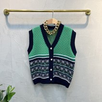 럭키567 / 유니크 배색 V넥 버튼 니트베스트