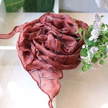 메리앤유 자수디테일 소프트면 롱삼각스카프