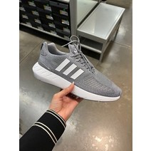아디다스 남성 스위프트 런 22 그레이 운동화 GZ3495