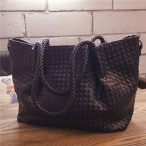 여성유행가방 윤여정 신민아 손예진 연예인 위빙 쇼퍼백 숄더백