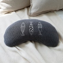 누비앤 피쉬 자수 반달 메밀 베개, 차콜