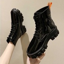 여자 대학생 소개팅 워커 스타일 패션 코디 여행 통굽부츠 봄구두 워커부츠 레이스업 여성