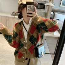 브이넥 아가일 가디건 그린 베이지 청바지 원피스 코디룩