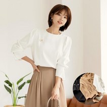 시크라인 라운드넥 핀턱 퍼프 슬리브 쓰리컬러 블라우스