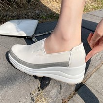 [쿠팡단독특가/바닐라슈] 카리스 베이직 통굽 키높이 탑밴딩 슬립온 스니커즈(6cm)