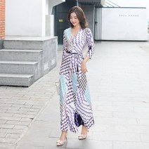 AEMETO 브이넥 벨티드 허리 여밈 프린트 롱 원피스