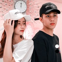 [디꾸보] 컬시브 레터 로고 볼캡 큰모자(S M L) ALL134