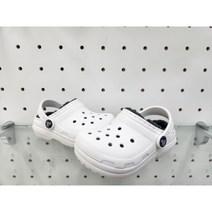 [크록스] 클래식 라인드 클로그 키즈 털샌들 207009-10M