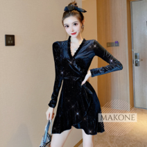 Makone 상표등록 2022 새로운 연회 여성 스파클링 벨벳 크로스 V-Neck 플럭스 원피스 레이스 디자인 드레스