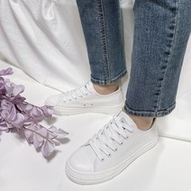 (슈슈슝) 올화이트 깔끔한 청바지 찰떡 코디 스니커즈