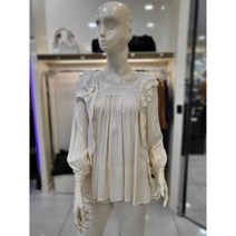 블루페페 스퀘어 프릴 레이스 블라우스 P213MSC004