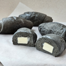소금빵 생지 모닝빵 발효 냉동생지, 03.통버터 먹물 알프스 소금빵 70gX6개, 70g, 6개