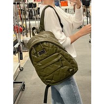 마크제이콥스 여성 퀄팅 레더 모토 백팩 비치/