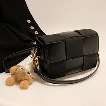 글램디아 여성 김나영 미니 크로스백 + 인형키링