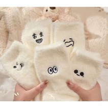 여성용 데일리 중목양말 겨울 방한 보온 솜털 소프트 두꺼운 수면양말 러블리 표정 자수 패턴 5컬례 세트-화이트