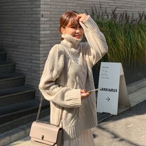 떳다그녀 네디아 터틀넥 니트