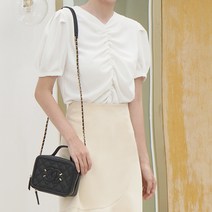 PLUVIA 퍼프셔링 블라우스 여름 반팔 브이넥 가슴셔링