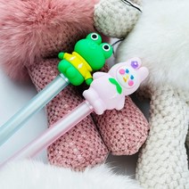 모비딕파워 [모비딕파워] 지우개 오피스펜 마블펜 직장인볼펜 봄선물 인형볼펜 3색볼펜 수성펜, 아★ 무뚝뚝 토끼와 즐거운 개구리 볼펜 어린이 펜슬, 아★ 1.즐거운개구리