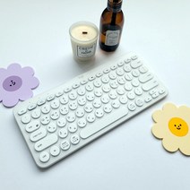 [오늘출발!!->내일도착] 담앤드솜 로지텍 K380 한글 자판 키스킨 커버 키 패치 영문 블루투스 키보드 한글 스티커 자판 컬러 파우치 가방 루프 커버 스킨 덮개, 06. 심플, 화이트 (한글자판)” class=”wr-img”></a></div>
</div>
</div>
</div>
<div class=