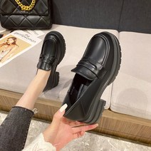 고품격 스니커즈 여성구두 2023 봄 빈티지 블랙 오피스 헤드 두꺼운 바닥의 미끄럼 방지 여성화 핸드메이드