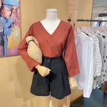 도로시홀릭 원형자수브이블라우스(DO48294C)