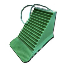 대형 차량 고임목 버스 화물차 트럭 경사 비탈길 주차