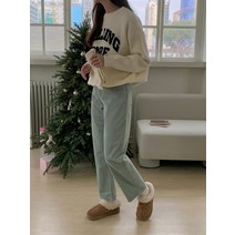 코지23 여자 뽀송한 뽀글이 레터링 매력적인 겨울 니트