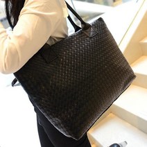 럭셔리하고 심플한 브랜드 쇼퍼백 여성가방