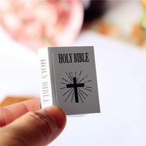 HOLYBIBLE 가죽 성경책 펜던트 목걸이 미니어쳐 납골당꾸미기 처 추모장식 FRANKLIN 키링 봉안당 16 Scale Mini English Edition 거룩한 성경 책 D, 7.G