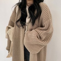 흰티 에 잘어울리는 루즈핏 캐주얼 여성 니트 롱 결혼식복장 가디건