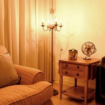 골드 크리스털 빈티지 장 스탠드, 아이보리 본체