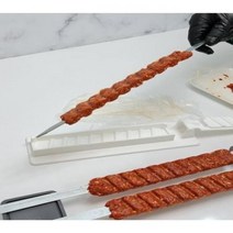 간편 편리한 재사용 가능한 플라스틱 꼬치 제조기 단일 행 케밥 메이커 바베큐 고기 기계 쉬운 준비 도