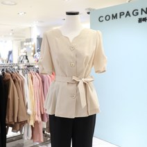꼼빠니아 변형된 물결넥 라인으로 더욱 여성스럽고 허리 벨트로 라인을 잡아주어 슬림해 보인답니다. ﻿***벨티드 브이넥 블라우스***