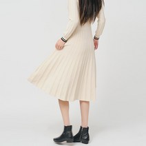스타일온미 라인 플레어 니트 원피스
