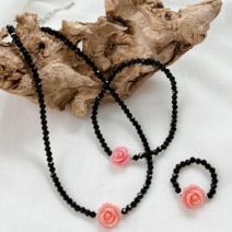 pkpj 블랙 크리스탈 로즈 목걸이 팔찌 반지 SET