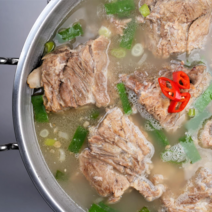 [배터짐] 하얀 감자탕 뼈 해장국 2kg 대사이즈 4인분, 하얀 감자탕 2kg