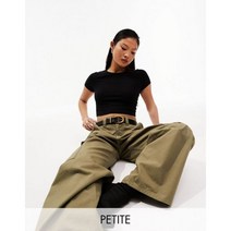 ASOS DESIGN 블랙 컬러의 Petite 핏 크롭 티셔츠
