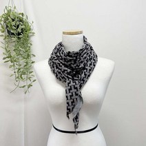 [미스블혹]롱 기모 플라워 패턴 삼각 중년여성 스카프