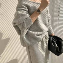 여성 오프숄더 언발 니트 하늘비즈 A11 D213Z721