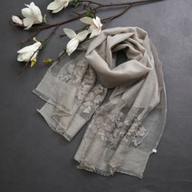 [더로라]울실크 스카프- 진주달린 꽃 S7272