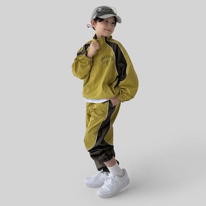 베리클로젯 90s 레트로 스포츠 트레이닝 긴팔 상의 + 긴바지 세트