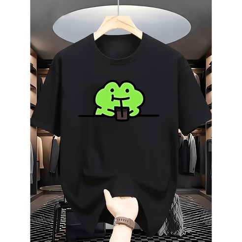 카툰 개구리 프린트가 특징인 검정색 반팔 티셔츠입니다. 쉬운 스타일과 귀여운 디자인으로 캐주얼하고 편안한 데일리룩에 완벽하며 남녀 모두에게 적합합니다.