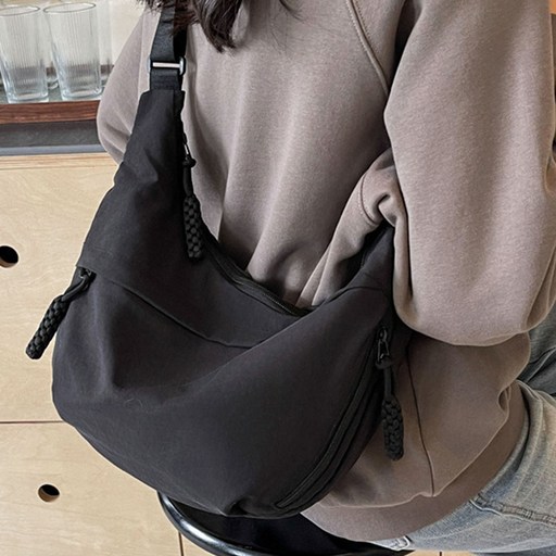 베로 가벼운 크로와상 크로스백스타일리시한 여행용 가방