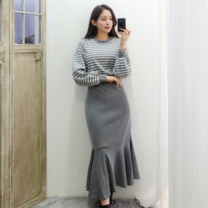 이힝 머메이드 스트라이프 배색 긴팔 롱원피스 이힝 머메이드 스트라이프 배색 긴팔 롱원피스