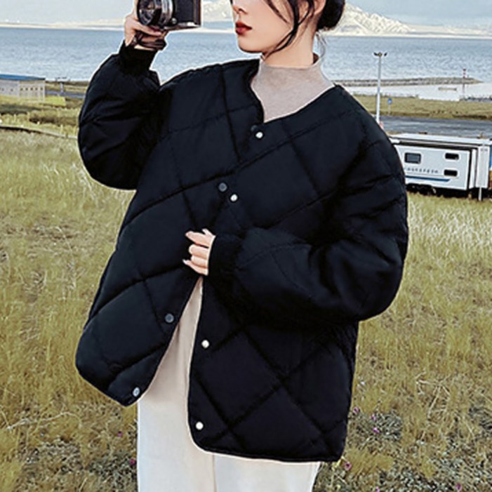 비욘 여성 오버핏 누빔 패딩점퍼 두꺼운 볼륨감 노카라 빅사이즈 데일리 점퍼 3color 비욘 여성 오버핏 누빔 패딩점퍼 두꺼운 볼륨감 노카라 빅사이즈 데일리 점퍼 3color