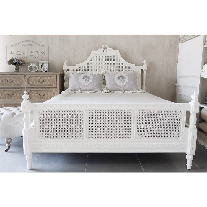 라모르 라탄 침대, 모던프렌치 쉐비시크 케인 빈티지 앤틱 우드아뜰리에, 딥크림